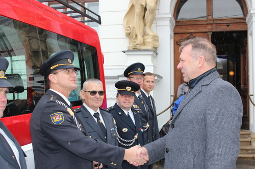 Dobrovolní hasiči z Uherského Hradiště dostali od města nové auto