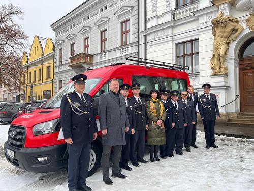 Dobrovolní hasiči z Uherského Hradiště dostali od města nové auto