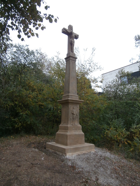 Kříž v Cikánce v Sadech