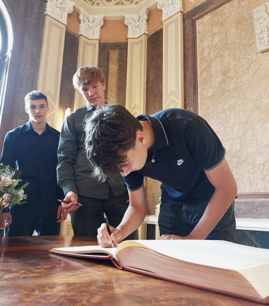 slavnostní přijetí fotbalistů ZŠ Sportovní.jpg