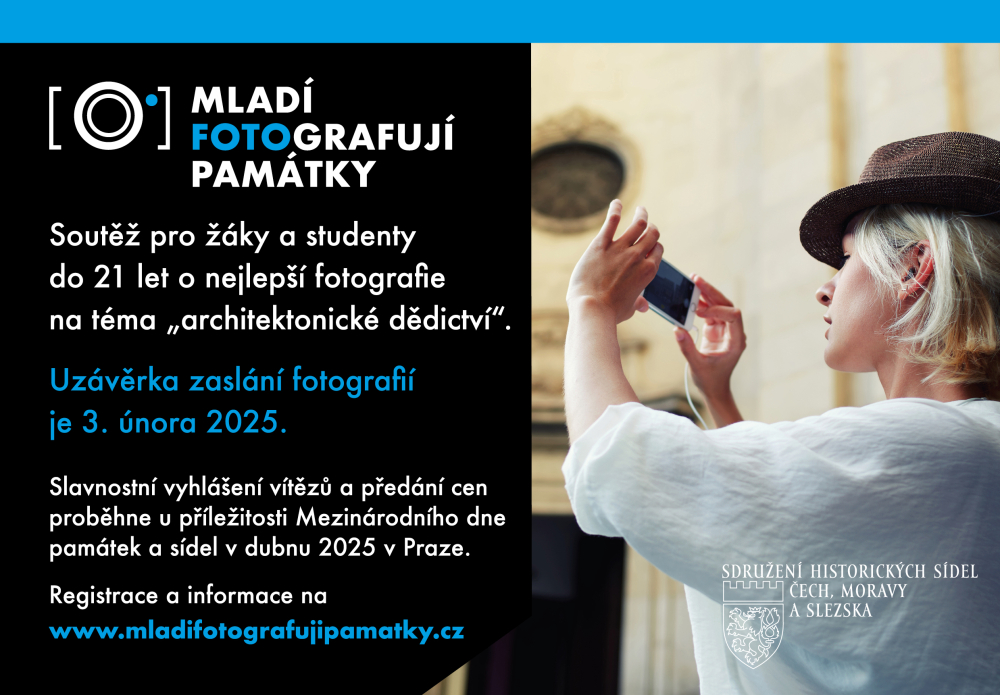 Mladí fotografují památky.jpg