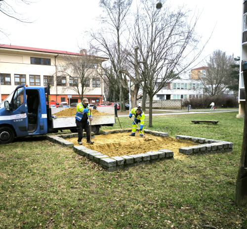 výměna písku na dětském hřišti