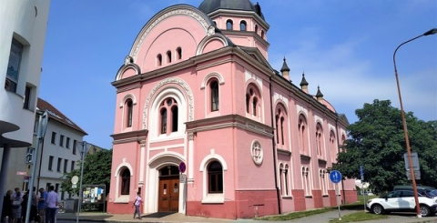 Fasáda synagogy je na hranici životnosti, radnice ji chce opravit