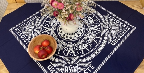 K výročí město nadělilo modrotisk i stříbrné šperky se symboly Uherského Hradiště