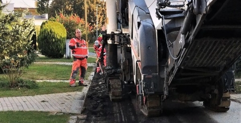 Rozbité cesty na Východě se dočkají velkoplošných oprav