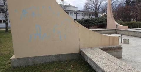 Kašna před Sportovní halou