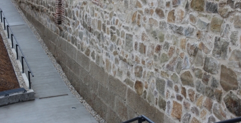 Odhalené prastaré hradby v Uherském Hradišti jsou stavbou roku