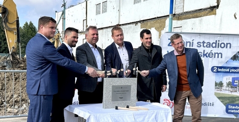 zahájení stavby zimního stadionu.jpeg