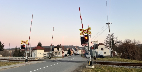 Žel. přejezd Vésky
