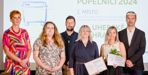 O keramickou popelnici 2024