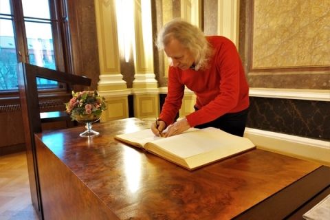 Účastníci říjnové výzvy 10 000 kroků v průměru překonali každý den téměř 1 100 km