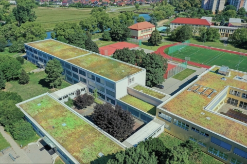 Projekt zelených střech na ZŠ Za Alejí